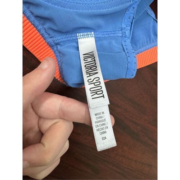 Victoria’s Secret Sports Bra Size 32A - Picture 3 of 5